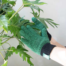 Load image into Gallery viewer, Leaf Love Gloves – Microfibre Dusting Gloves For Plants