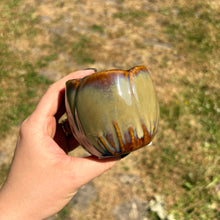 Load image into Gallery viewer, Bloom Plant Pot (4 Colours)
