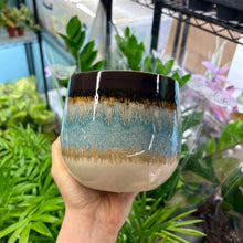 Load image into Gallery viewer, Waves Plant Pot Medium (8 colours)
